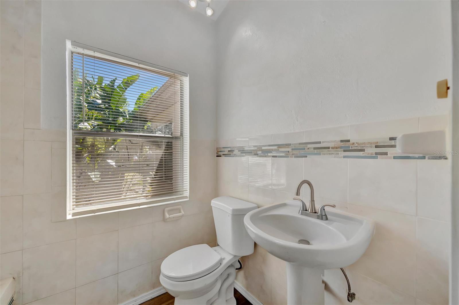 6348 7TH AVE N, ST PETERSBURG, FL, 33710