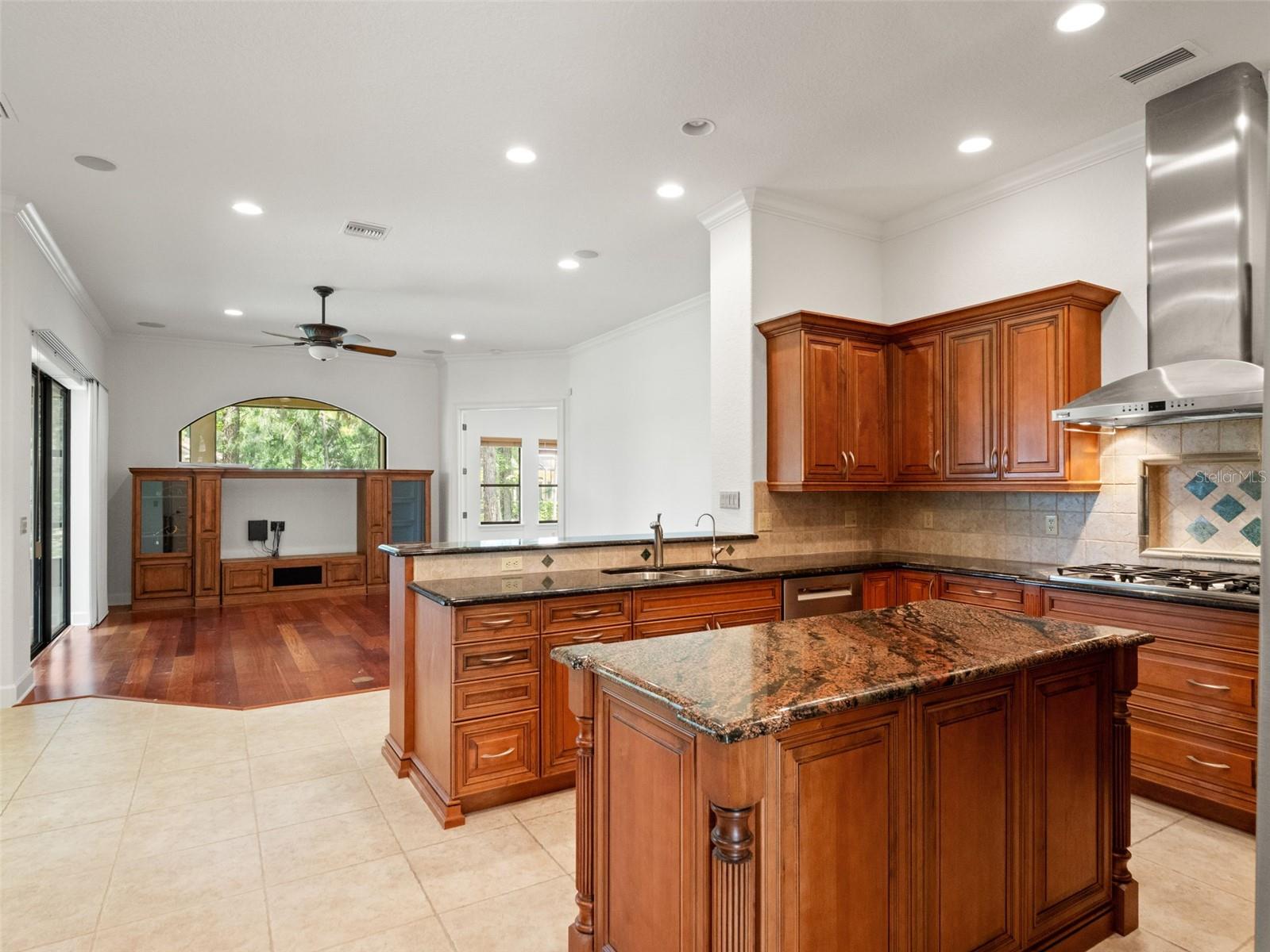 5236 SHORELINE CIR, SANFORD, FL, 32771