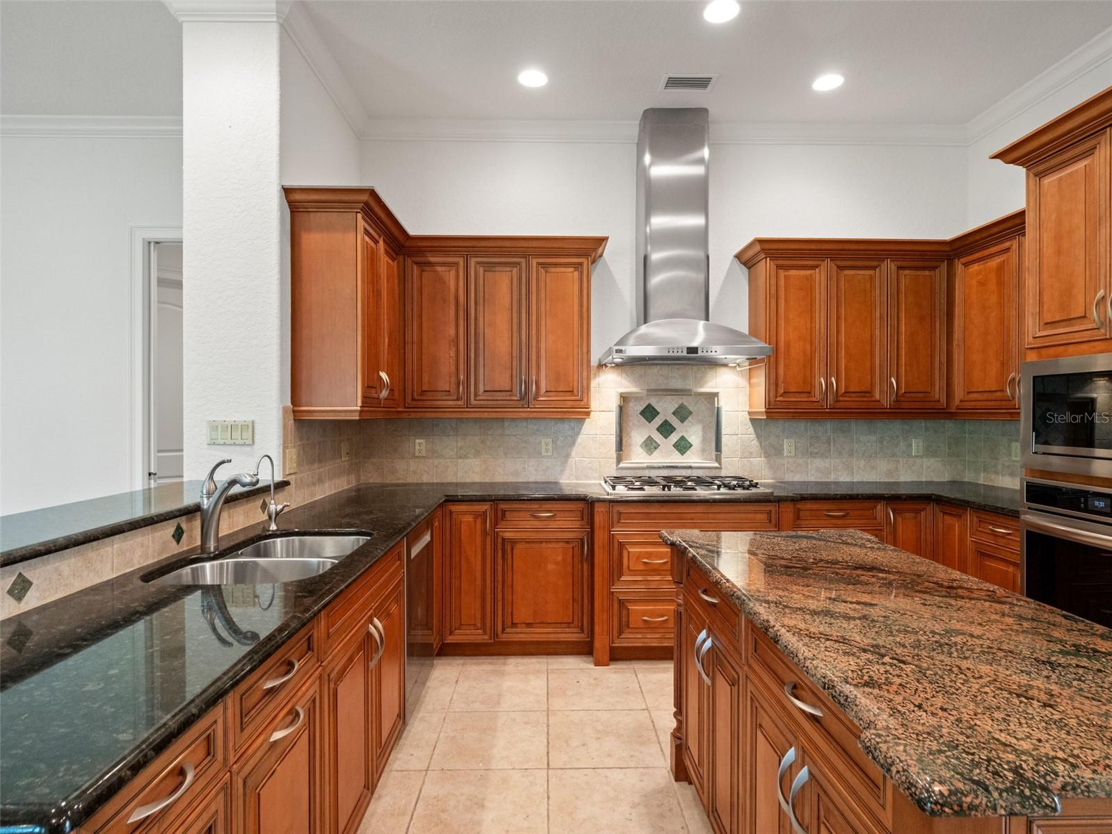 5236 SHORELINE CIR, SANFORD, FL, 32771