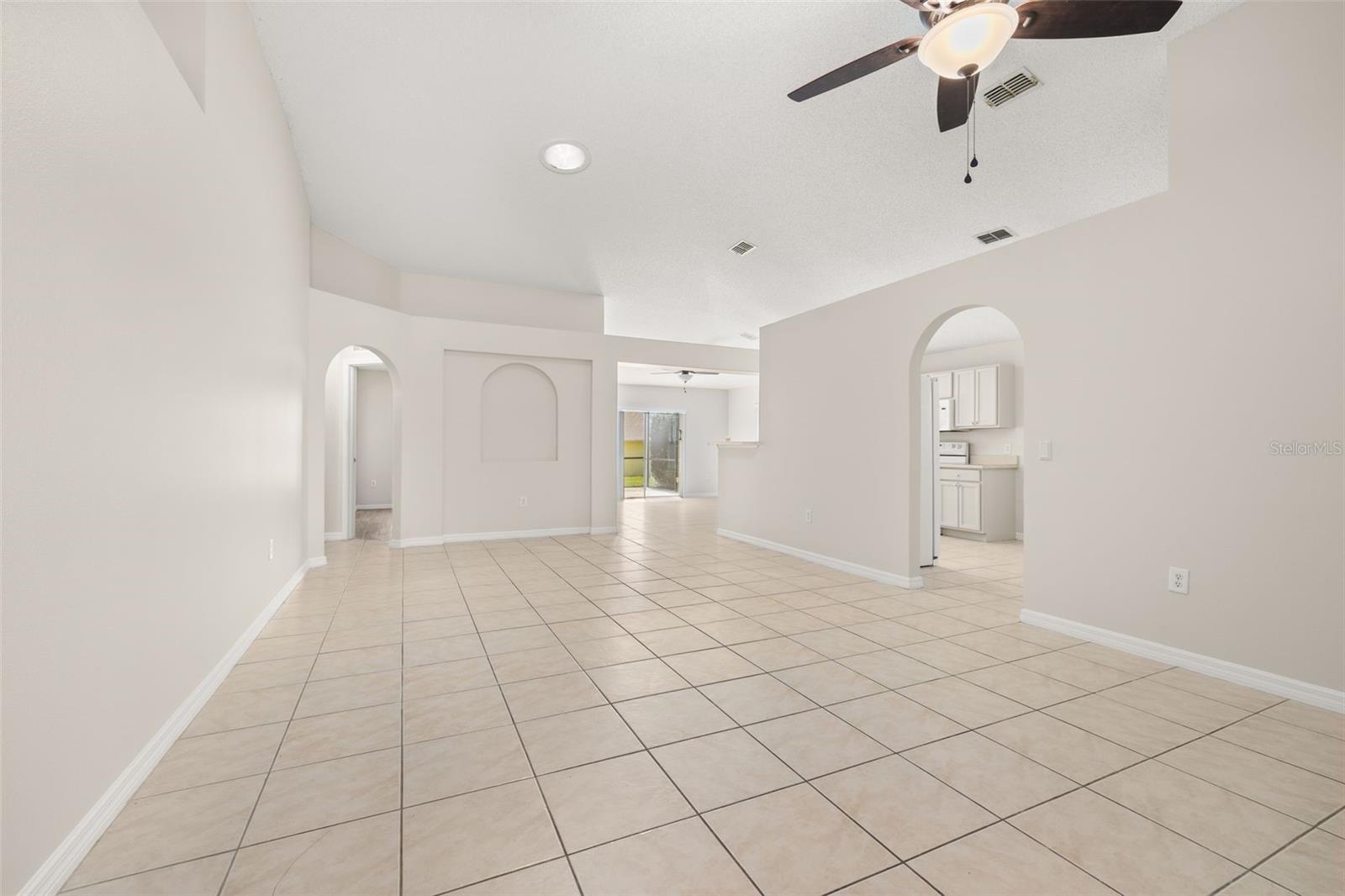 624 BLAKE AVE, DAVENPORT, FL, 33897