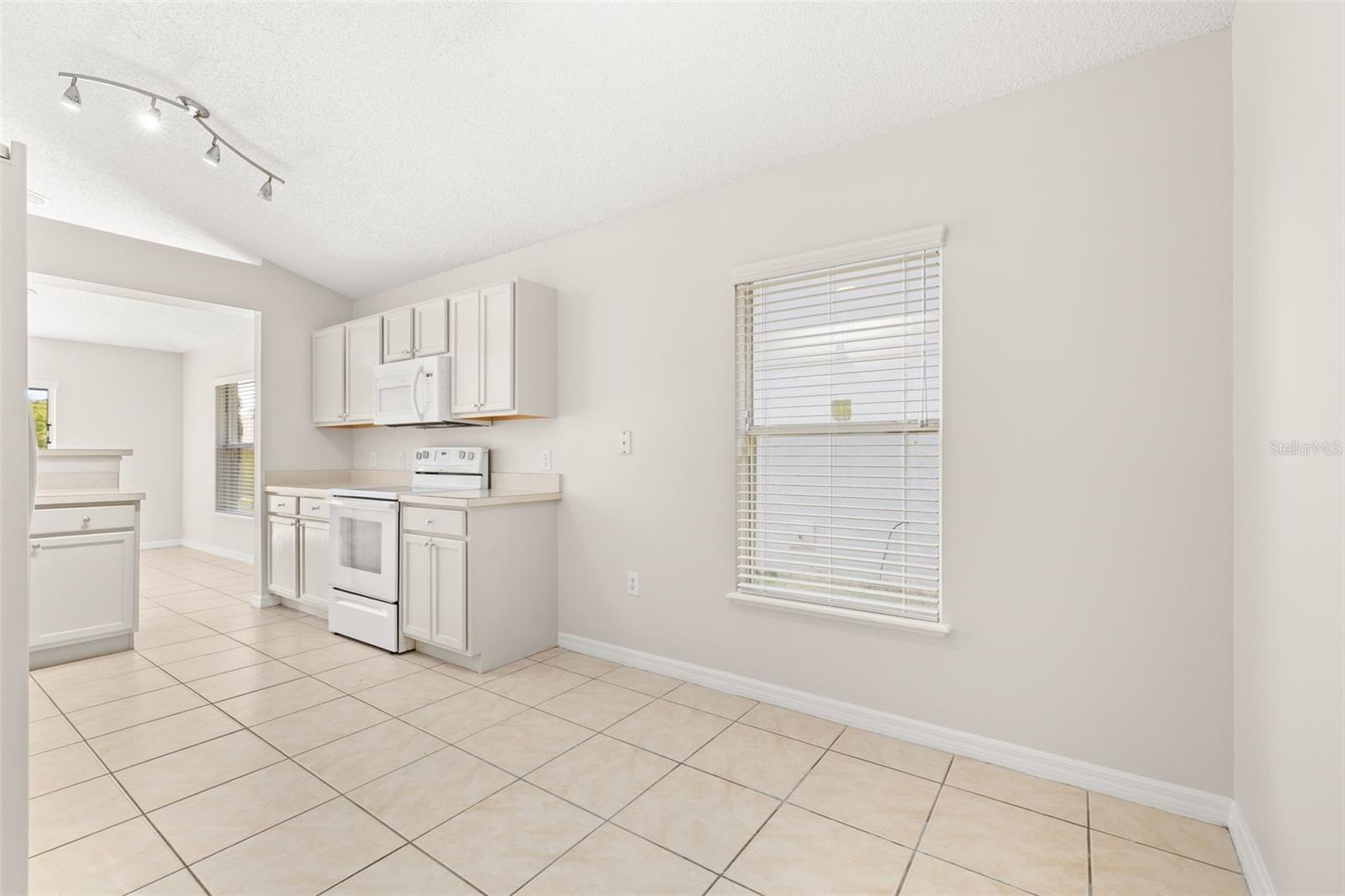 624 BLAKE AVE, DAVENPORT, FL, 33897