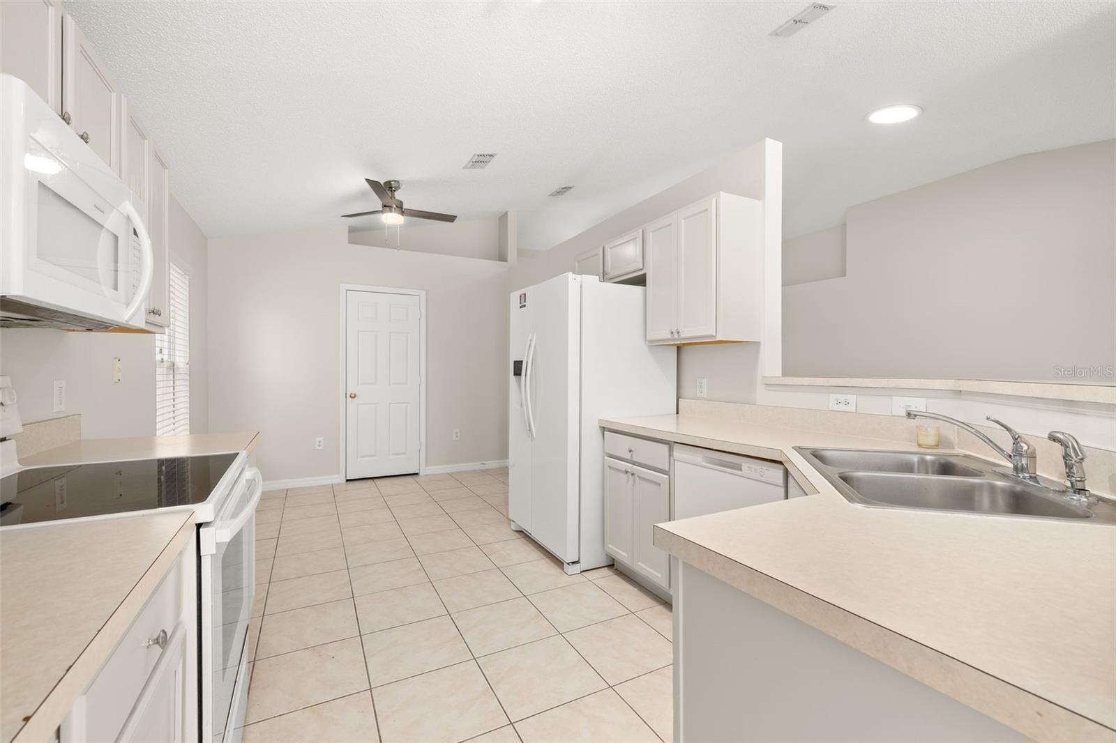 624 BLAKE AVE, DAVENPORT, FL, 33897