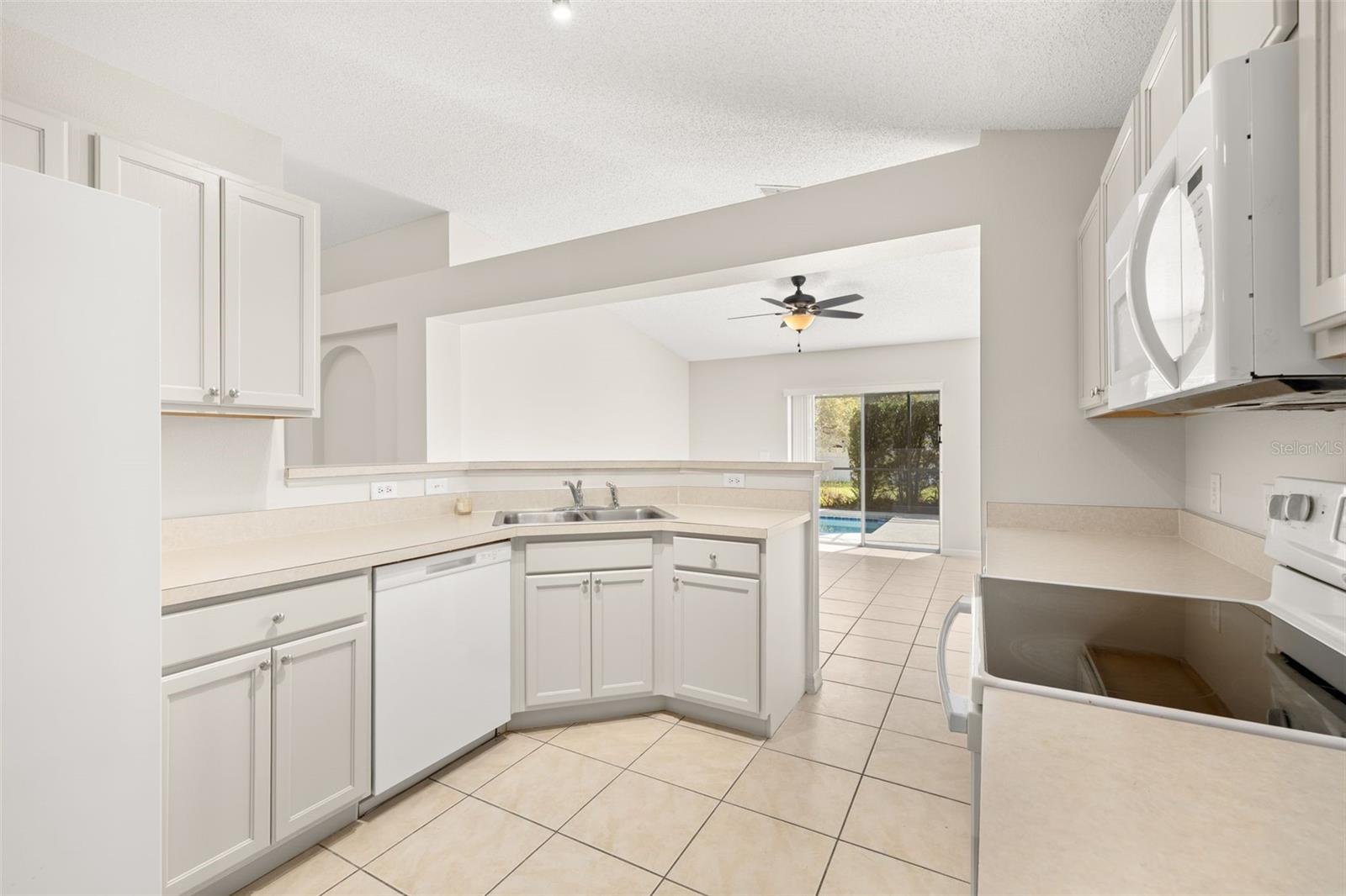 624 BLAKE AVE, DAVENPORT, FL, 33897