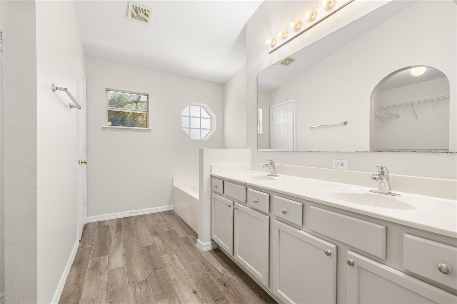 624 BLAKE AVE, DAVENPORT, FL, 33897