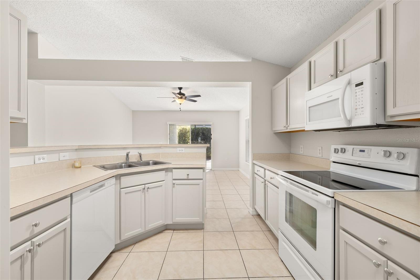 624 BLAKE AVE, DAVENPORT, FL, 33897