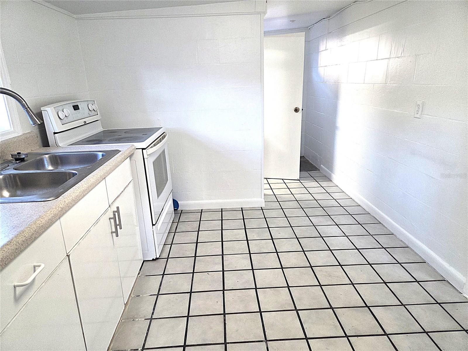 360 5TH AVE NW, LARGO, FL, 33770