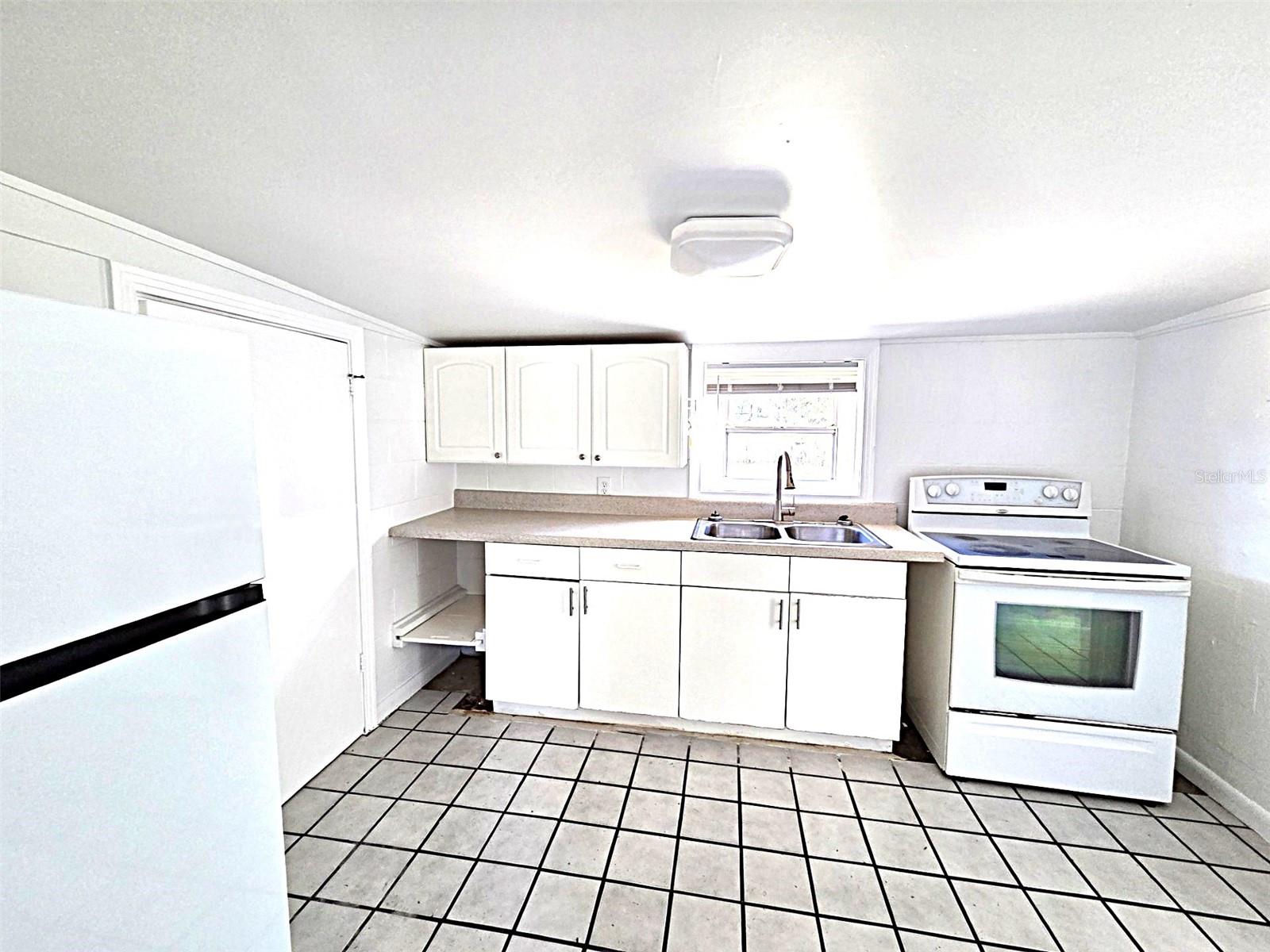 360 5TH AVE NW, LARGO, FL, 33770