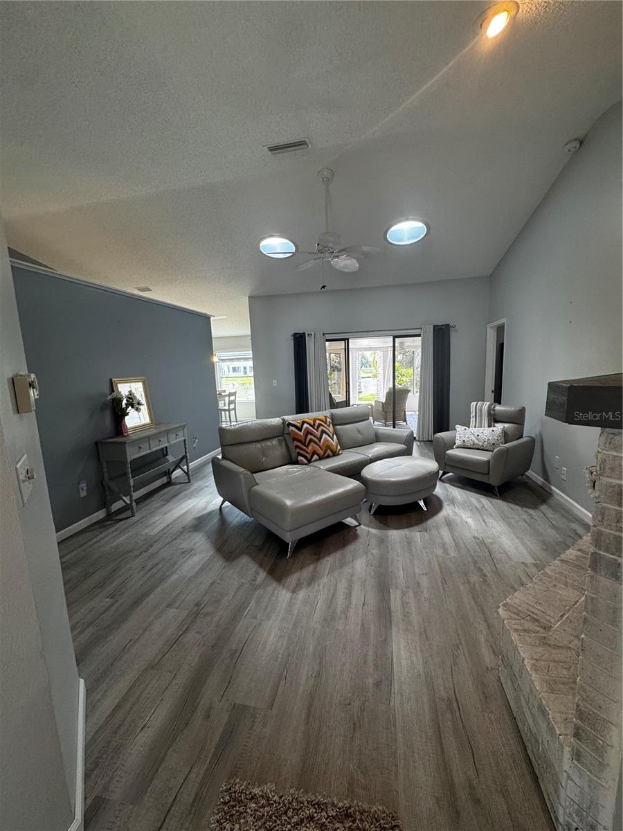 731 PINE SHORES CIR, NEW SMYRNA BEACH, FL, 32168