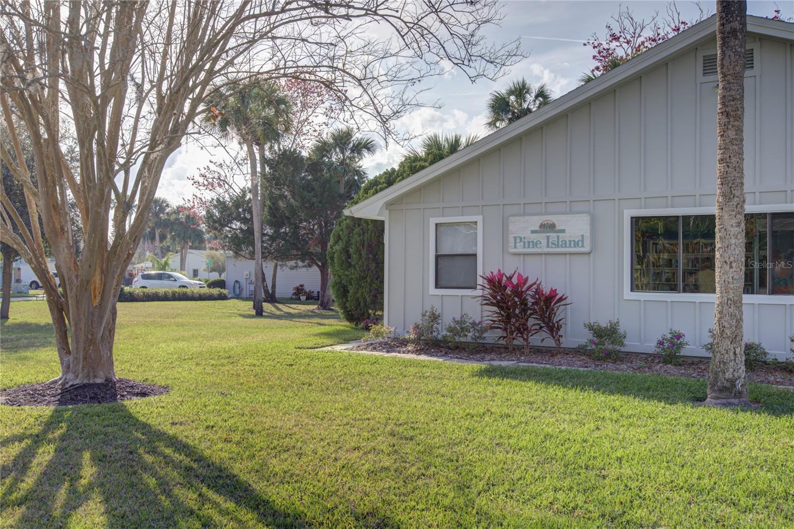 731 PINE SHORES CIR, NEW SMYRNA BEACH, FL, 32168