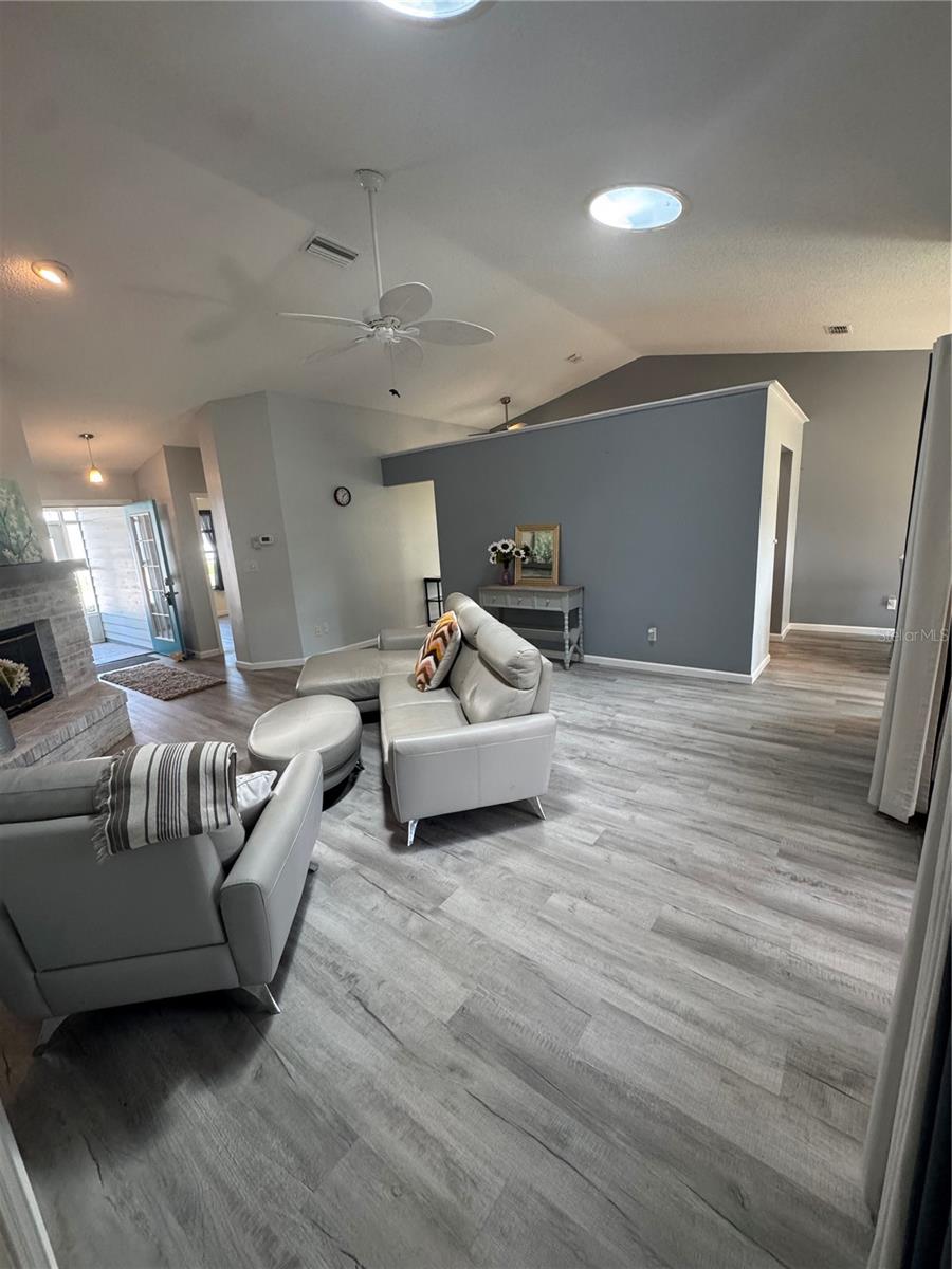 731 PINE SHORES CIR, NEW SMYRNA BEACH, FL, 32168