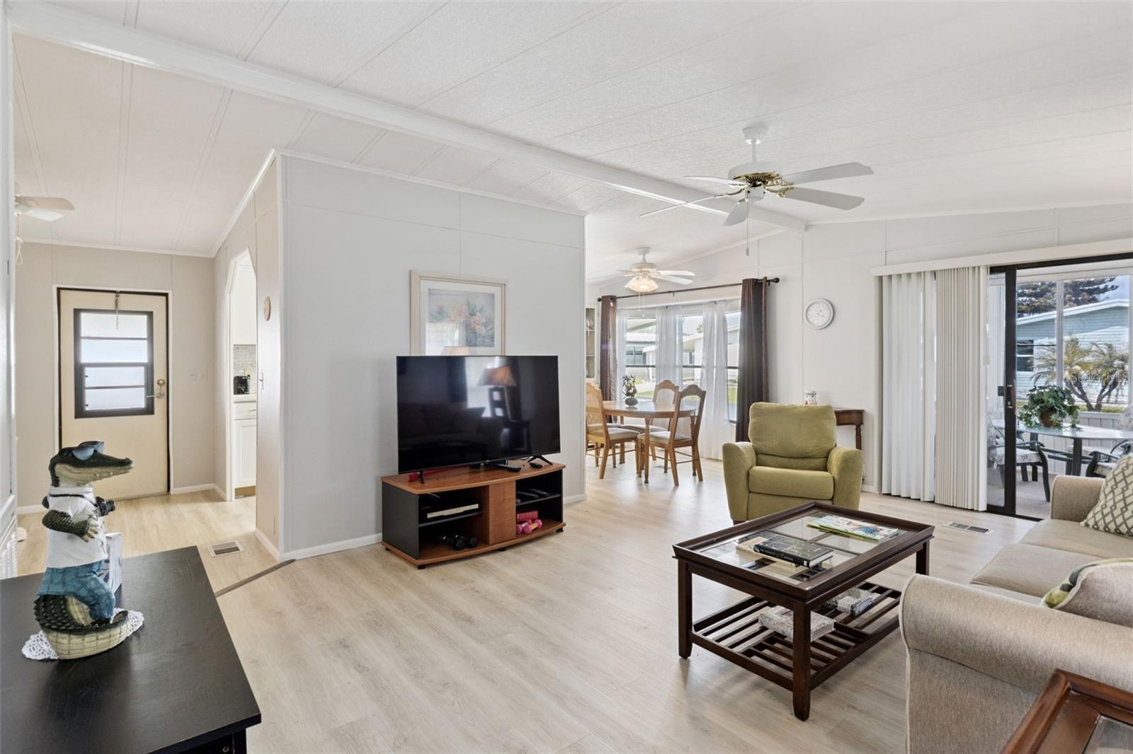 125 LAKE HAZEL DR, WINTER HAVEN, FL, 33884