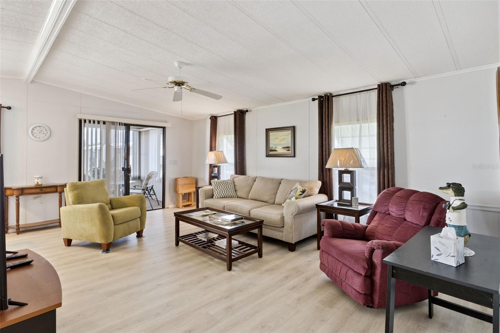 125 LAKE HAZEL DR, WINTER HAVEN, FL, 33884