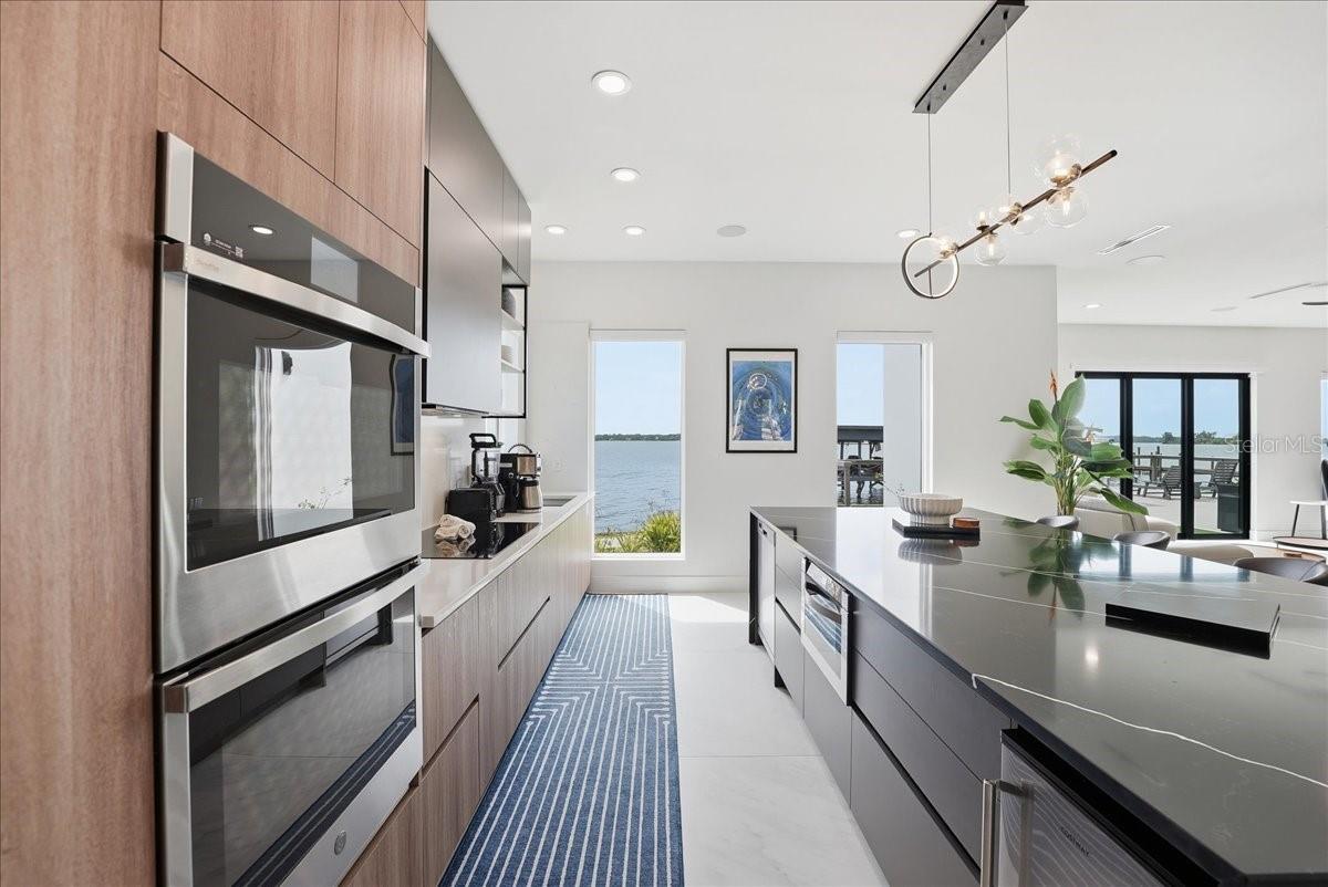 2175 S TROPICAL TRL, MERRITT ISLAND, FL, 32952