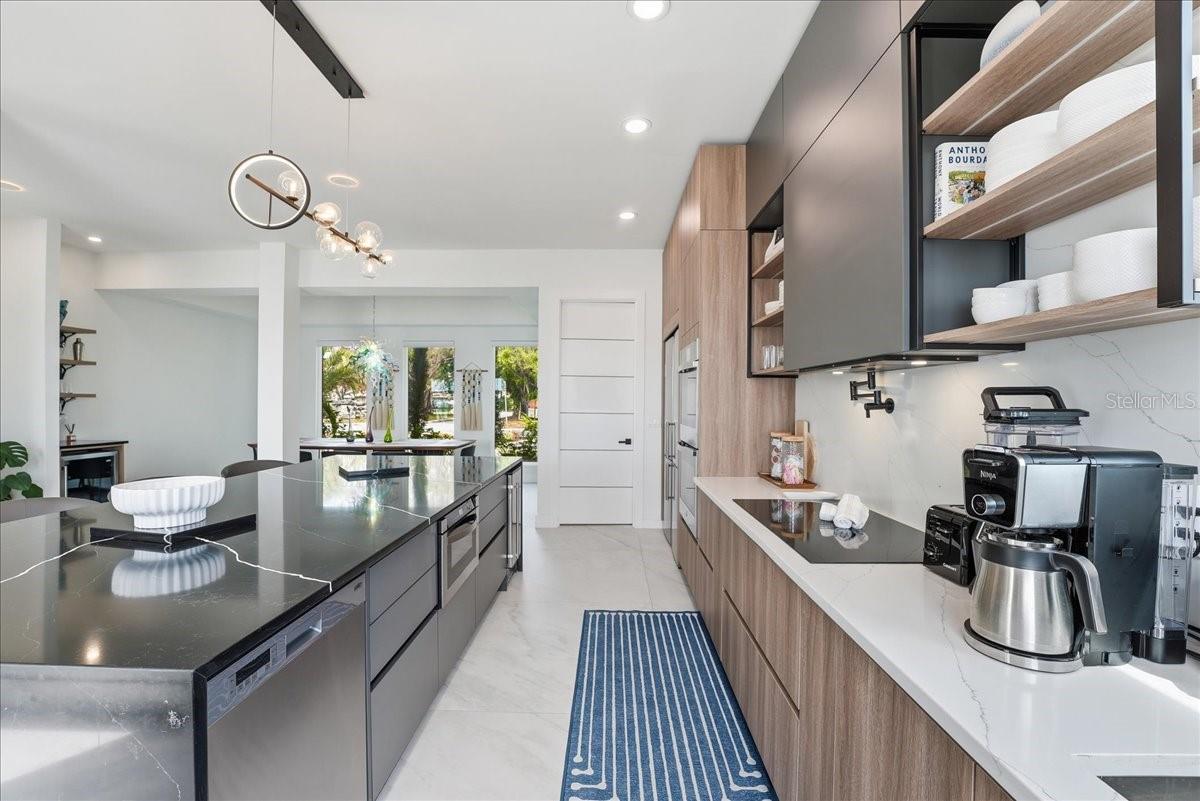 2175 S TROPICAL TRL, MERRITT ISLAND, FL, 32952
