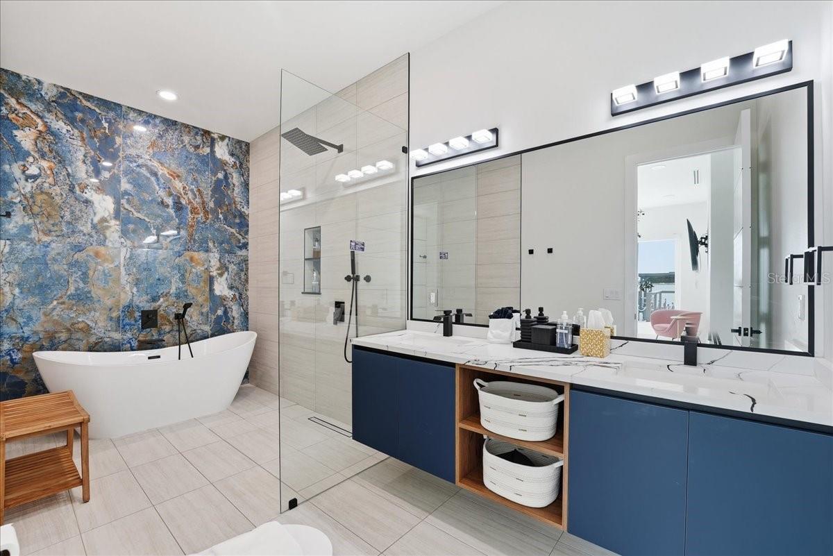 2175 S TROPICAL TRL, MERRITT ISLAND, FL, 32952