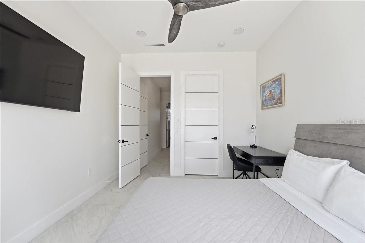 2175 S TROPICAL TRL, MERRITT ISLAND, FL, 32952