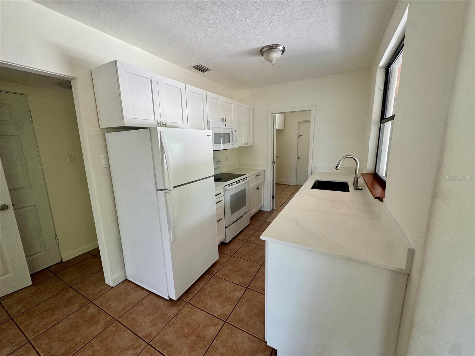 2107 CHIPPAWA PL, SARASOTA, FL, 34234