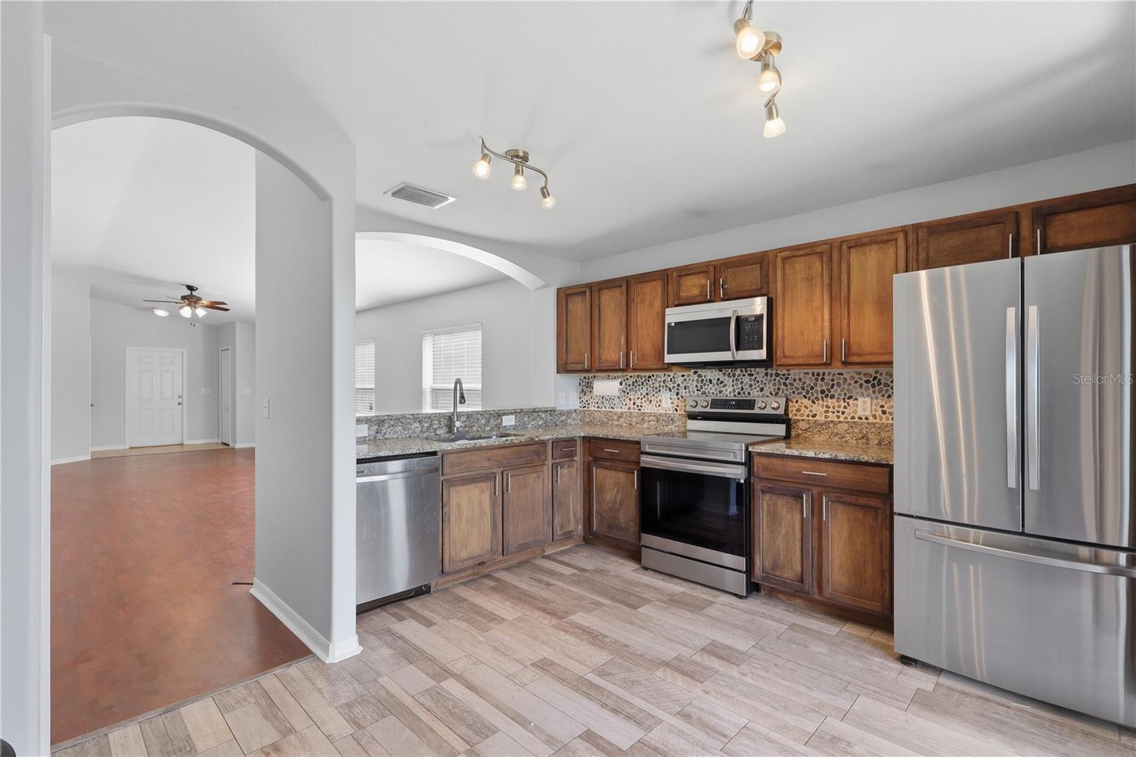 15519 TELFORD SPRING DR, SUN CITY CENTER, FL, 33573