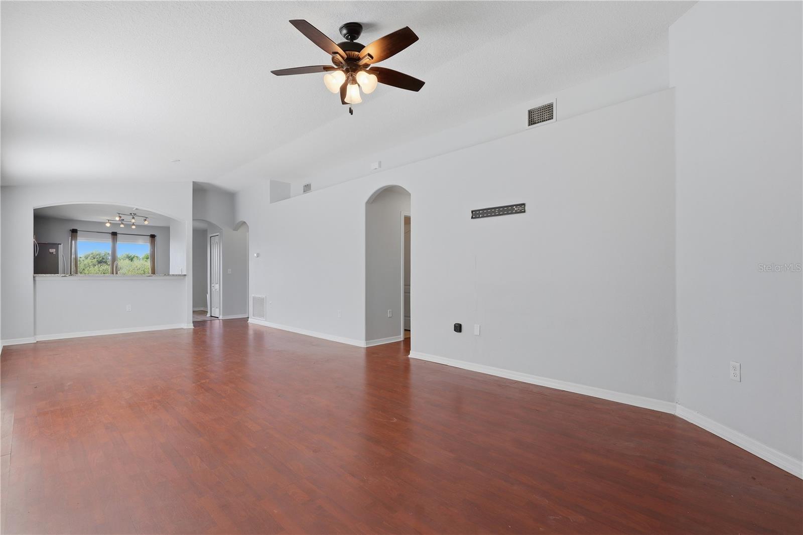 15519 TELFORD SPRING DR, SUN CITY CENTER, FL, 33573