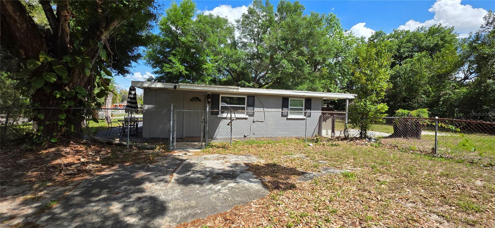 4215 E HENRY AVE, TAMPA, FL, 33610