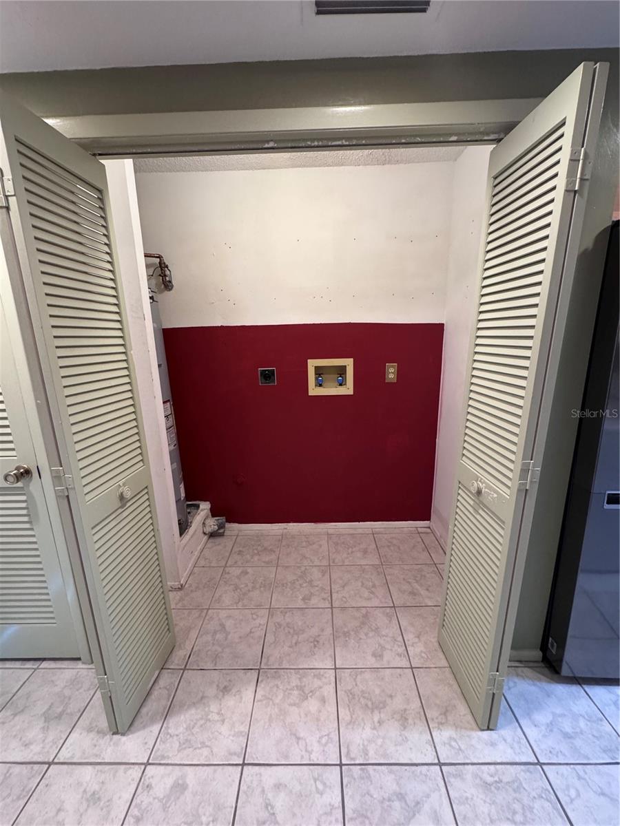 511 LONGFELLOW CT #B, SAFETY HARBOR, FL, 34695