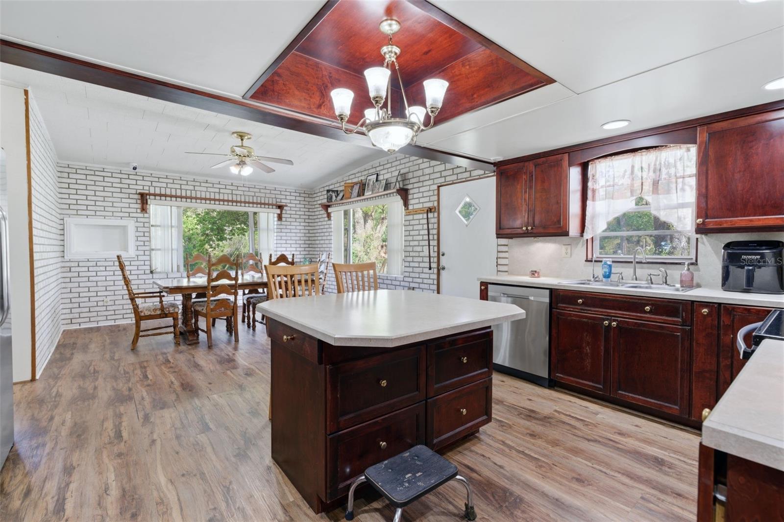 935 FLORIDA AVE, ORANGE CITY, FL, 32763