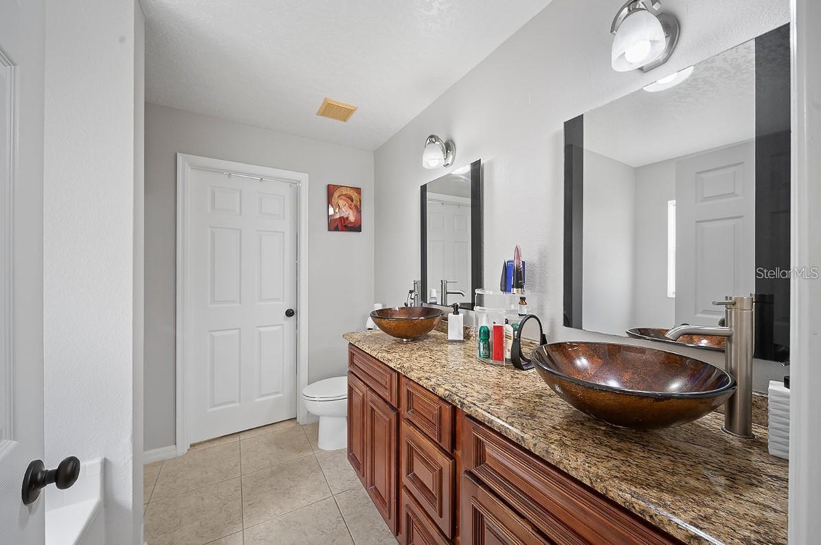 3304 AMBERLEY PARK CIR, KISSIMMEE, FL, 34743