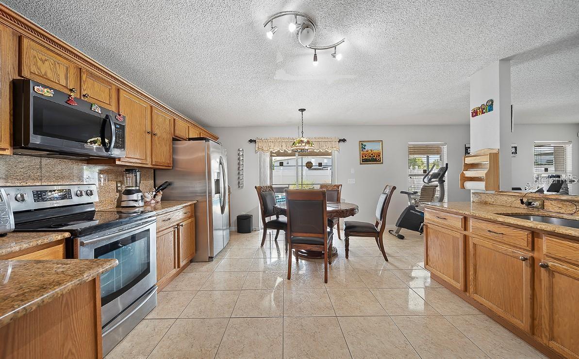 3304 AMBERLEY PARK CIR, KISSIMMEE, FL, 34743