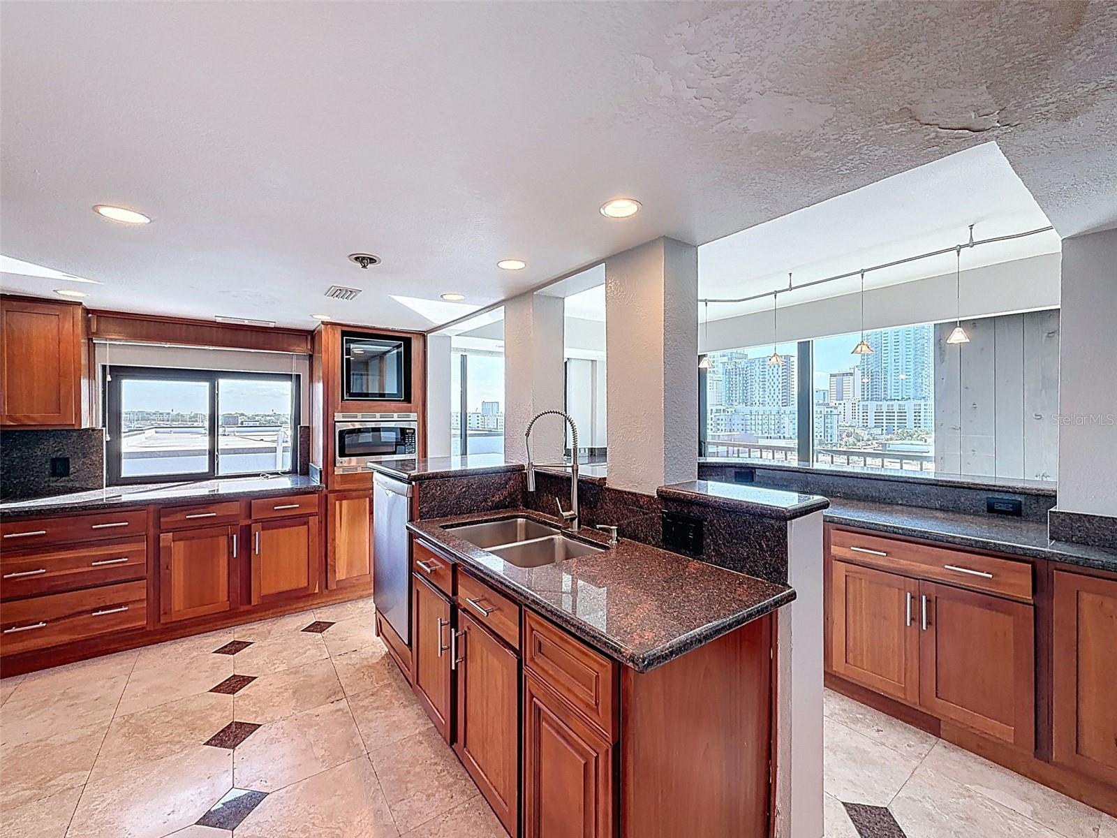201 W LAUREL ST #1006, TAMPA, FL, 33602
