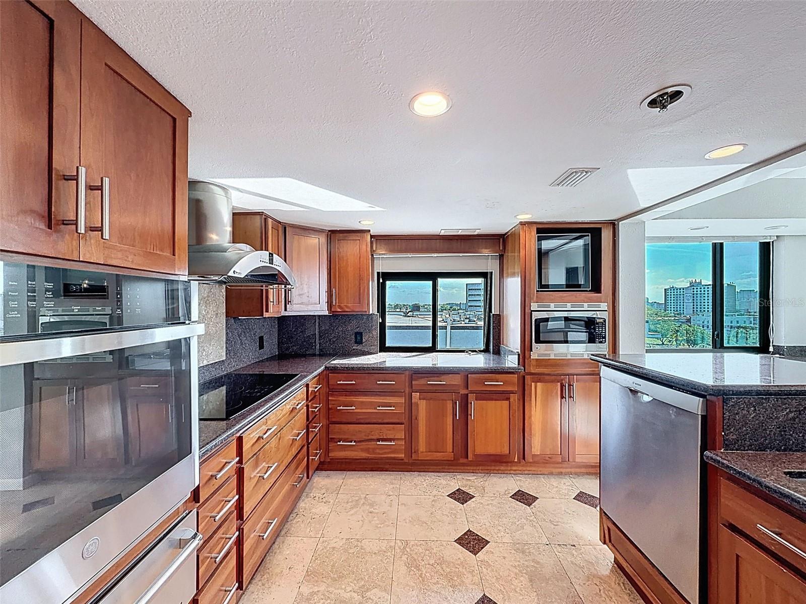 201 W LAUREL ST #1006, TAMPA, FL, 33602