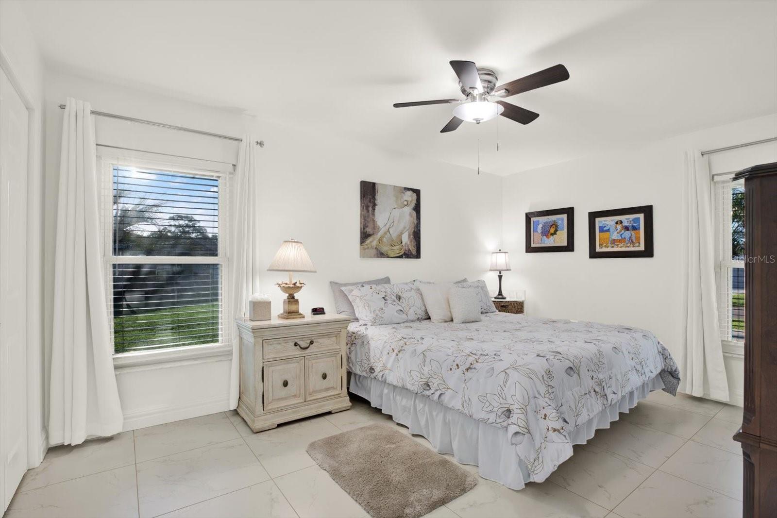 4303 MIDDLE LAKE DR, TAMPA, FL, 33624