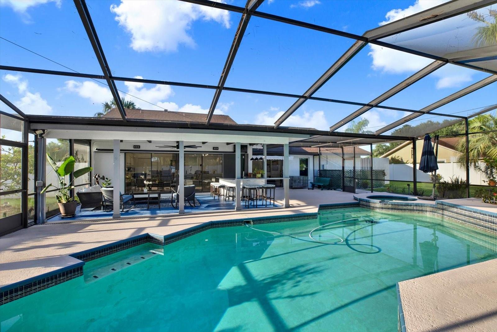 4303 MIDDLE LAKE DR, TAMPA, FL, 33624