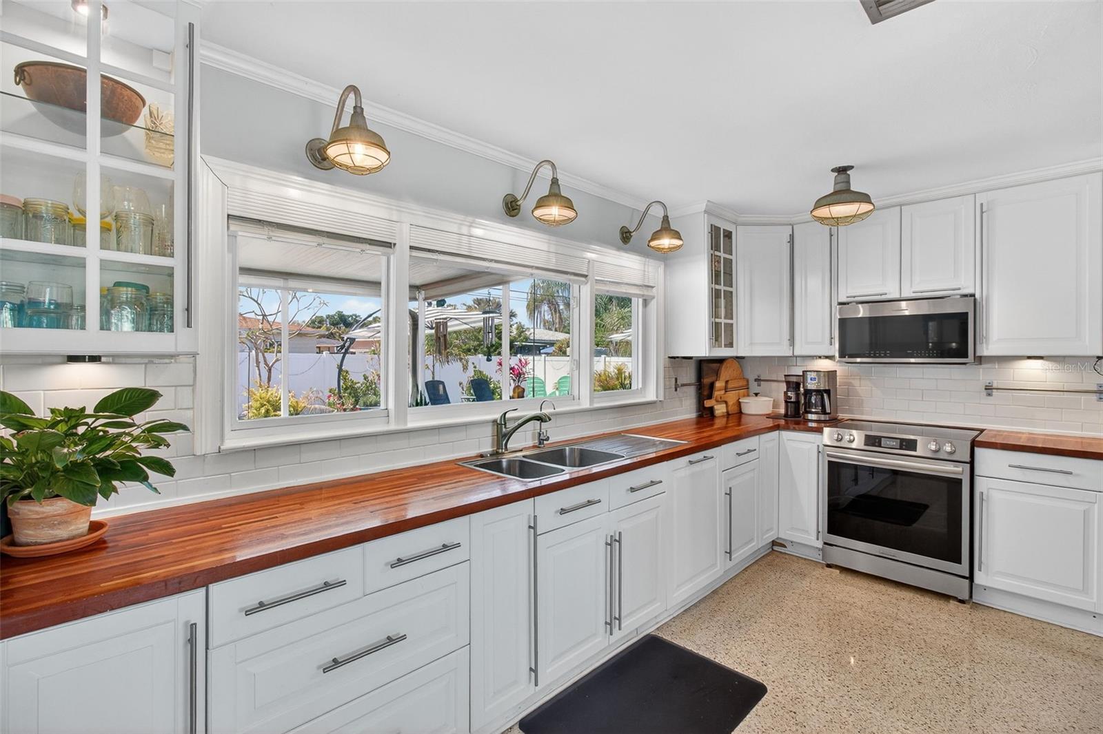 5214 25TH AVE N, ST PETERSBURG, FL, 33710