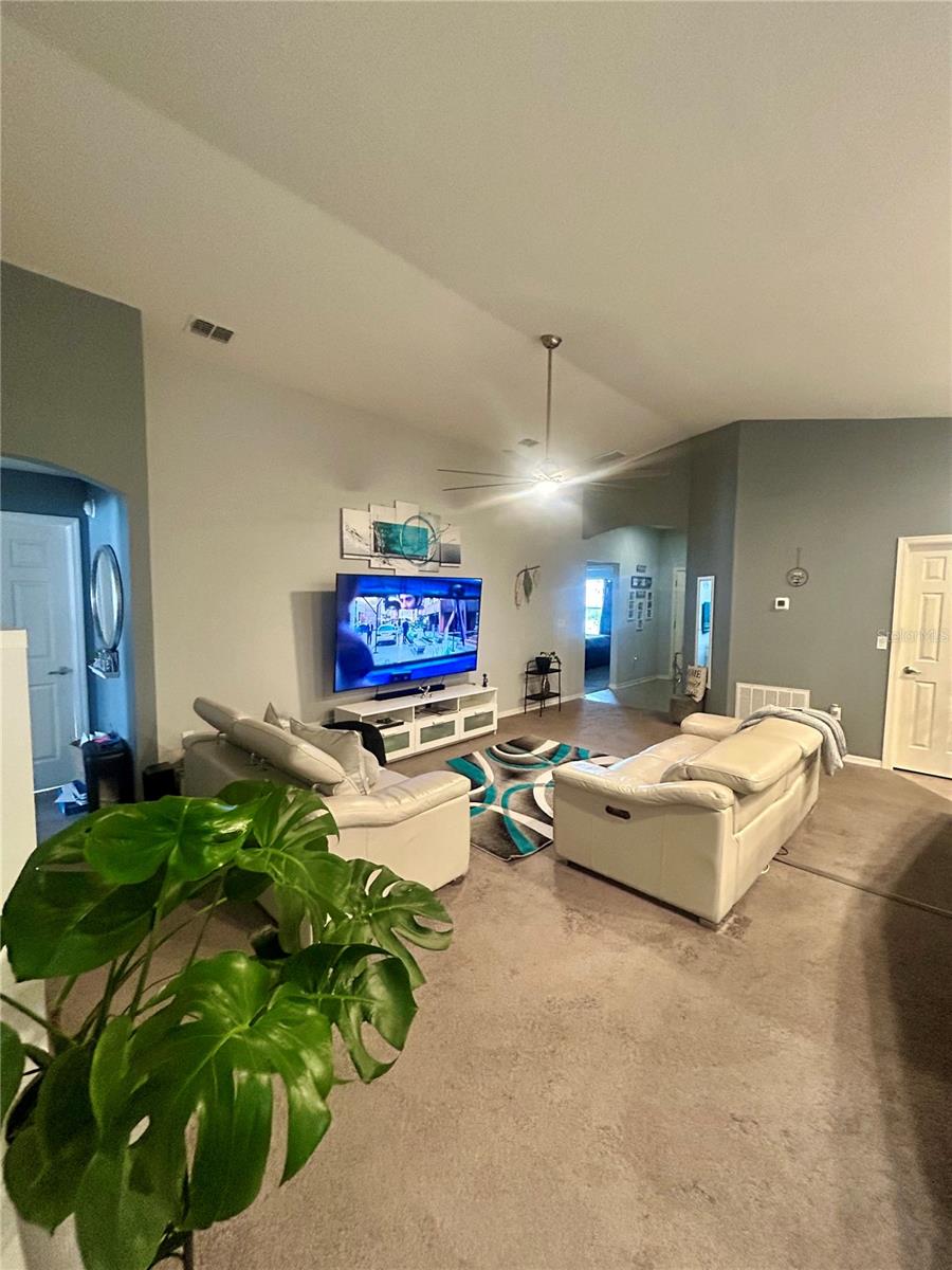 336 ST GEORGES CIR, EAGLE LAKE, FL, 33839