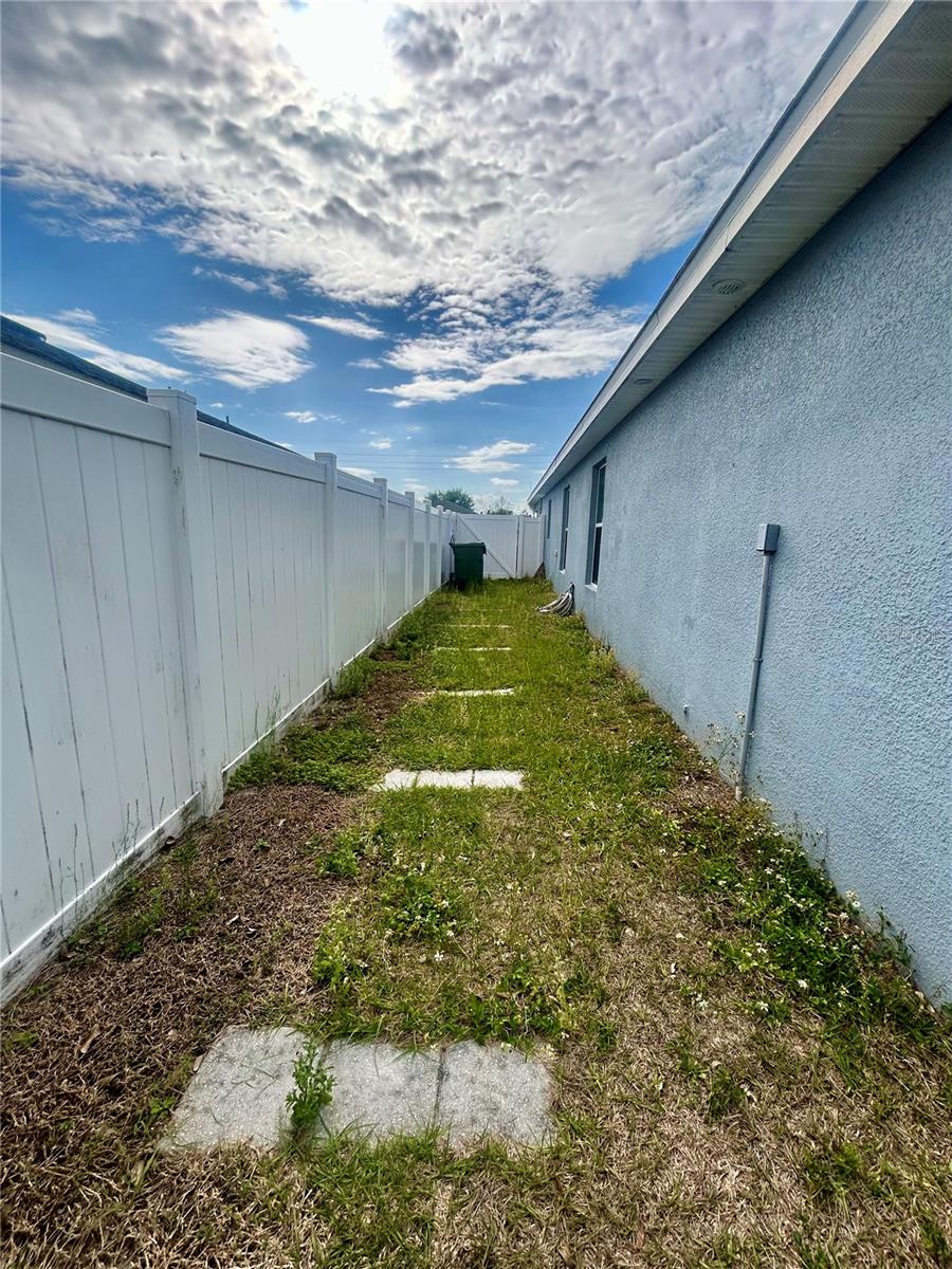 336 ST GEORGES CIR, EAGLE LAKE, FL, 33839