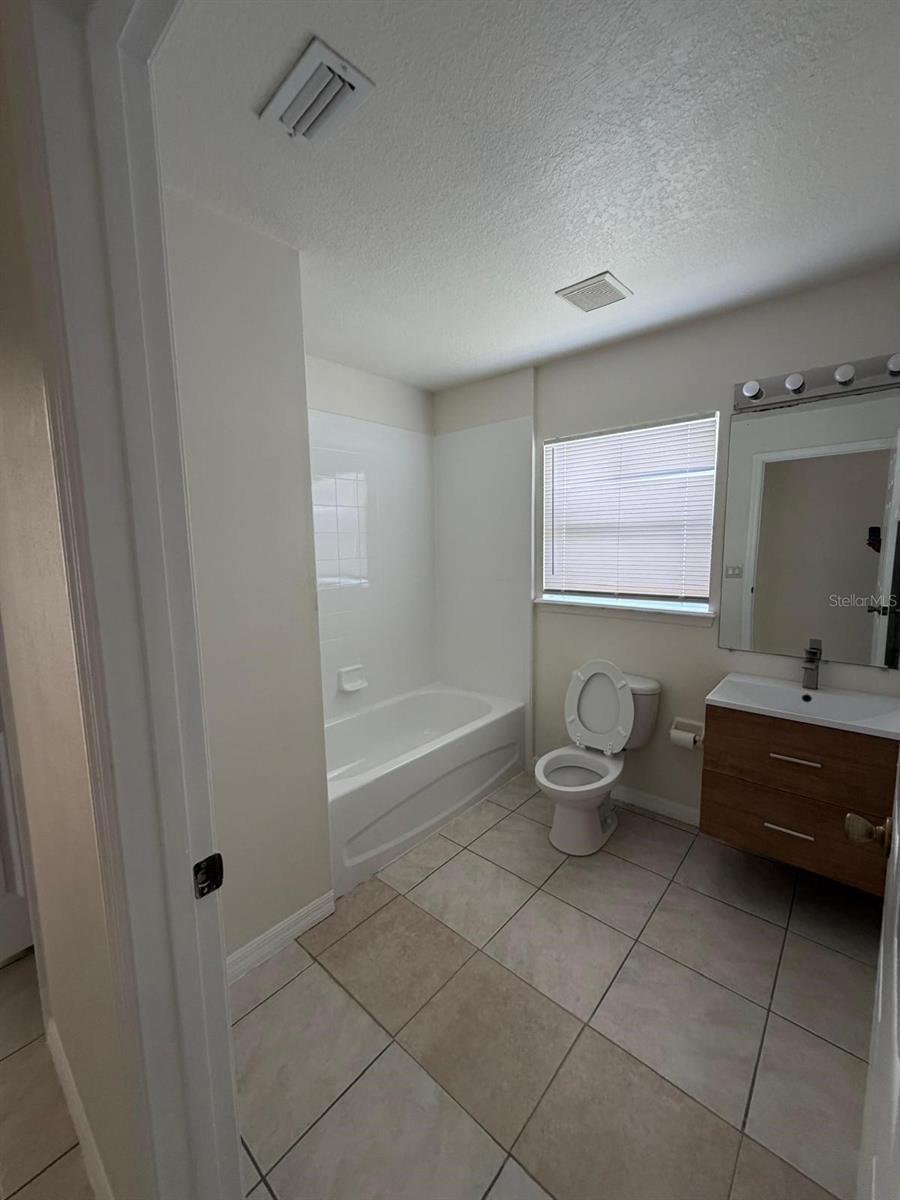 542 LAKEVIEW CT, KISSIMMEE, FL, 34759