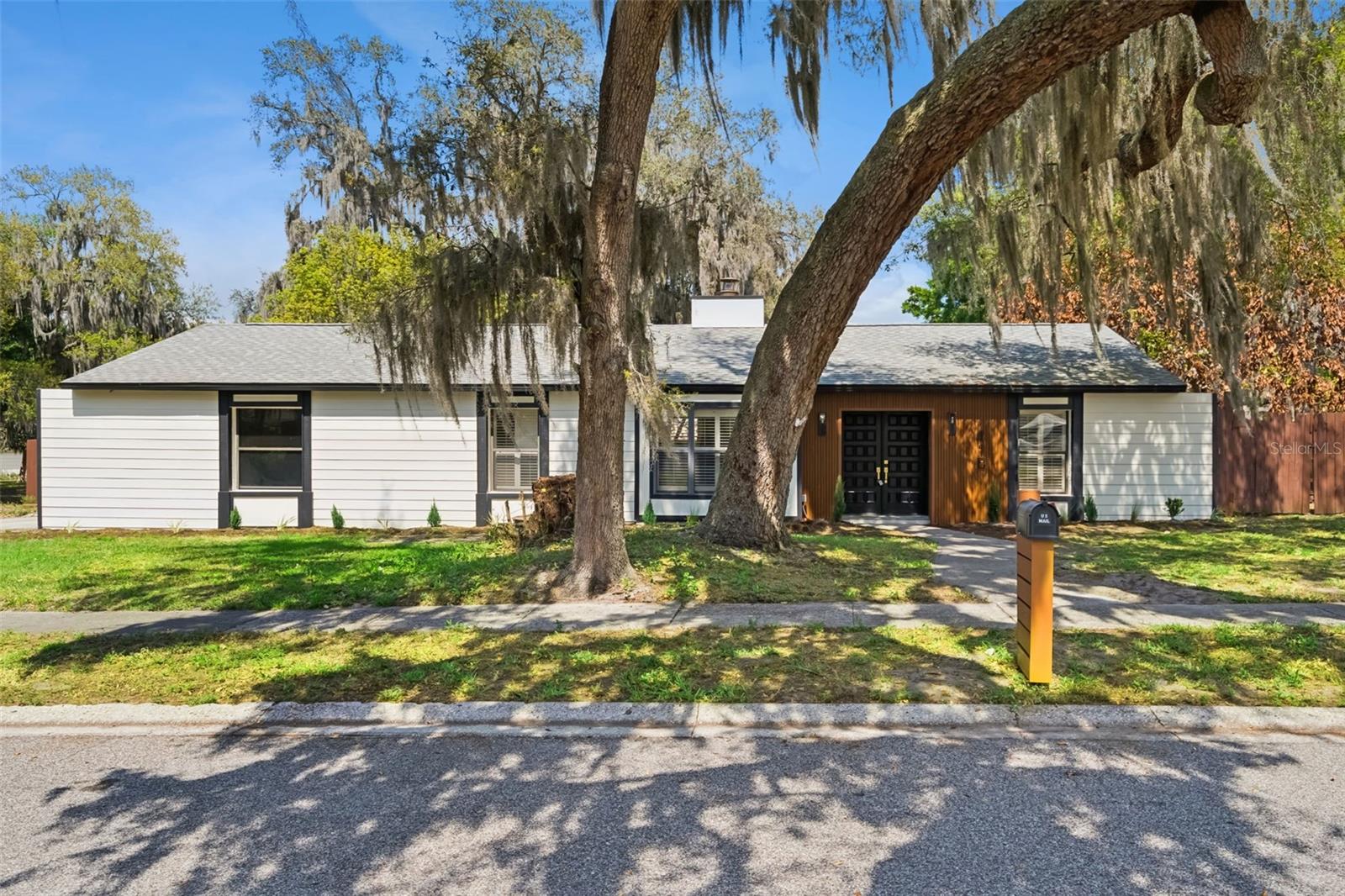 418 E LAKESHORE DR, OCOEE, FL, 34761