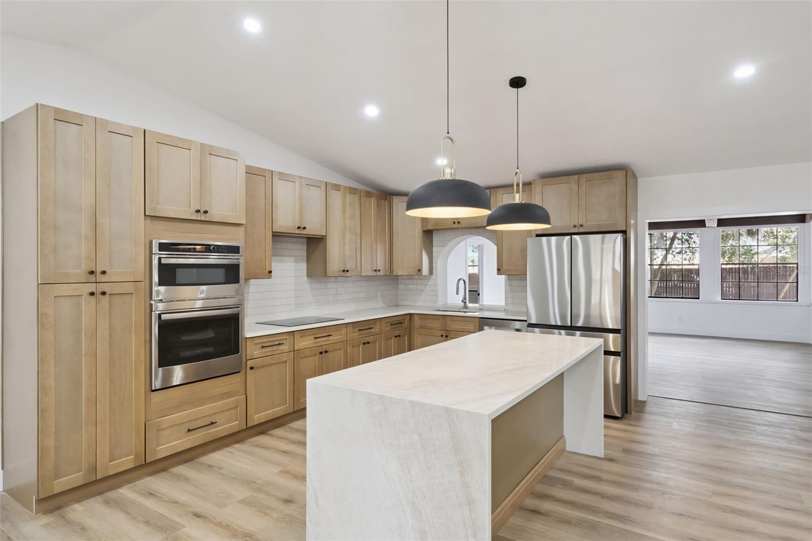 418 E LAKESHORE DR, OCOEE, FL, 34761