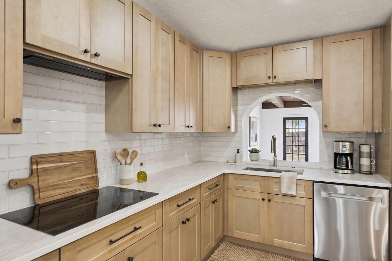 418 E LAKESHORE DR, OCOEE, FL, 34761
