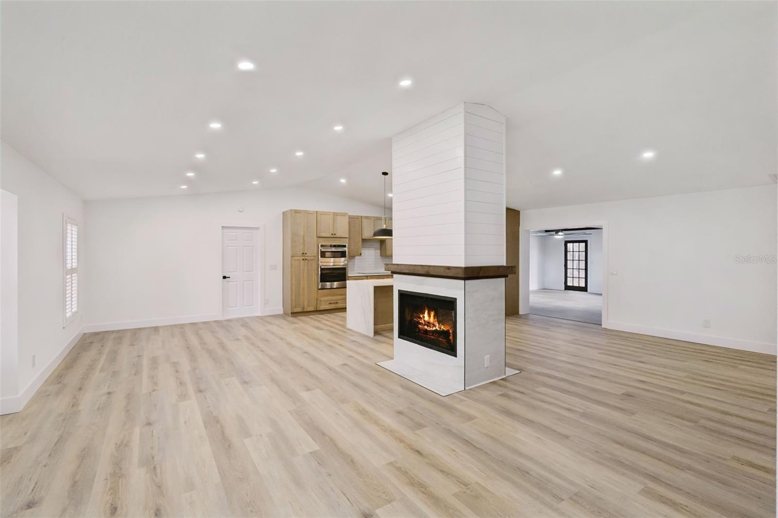 418 E LAKESHORE DR, OCOEE, FL, 34761