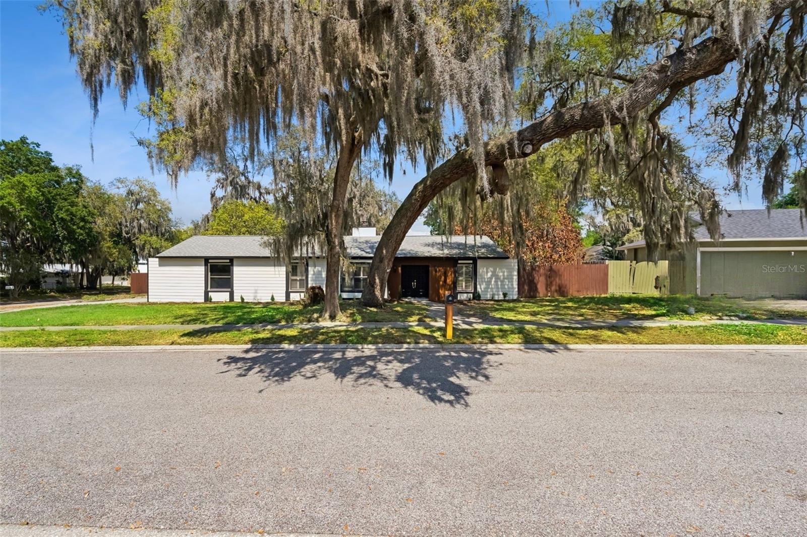 418 E LAKESHORE DR, OCOEE, FL, 34761