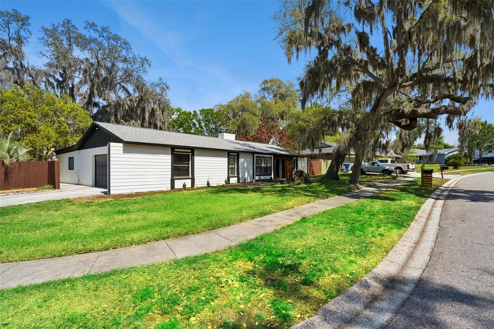 418 E LAKESHORE DR, OCOEE, FL, 34761