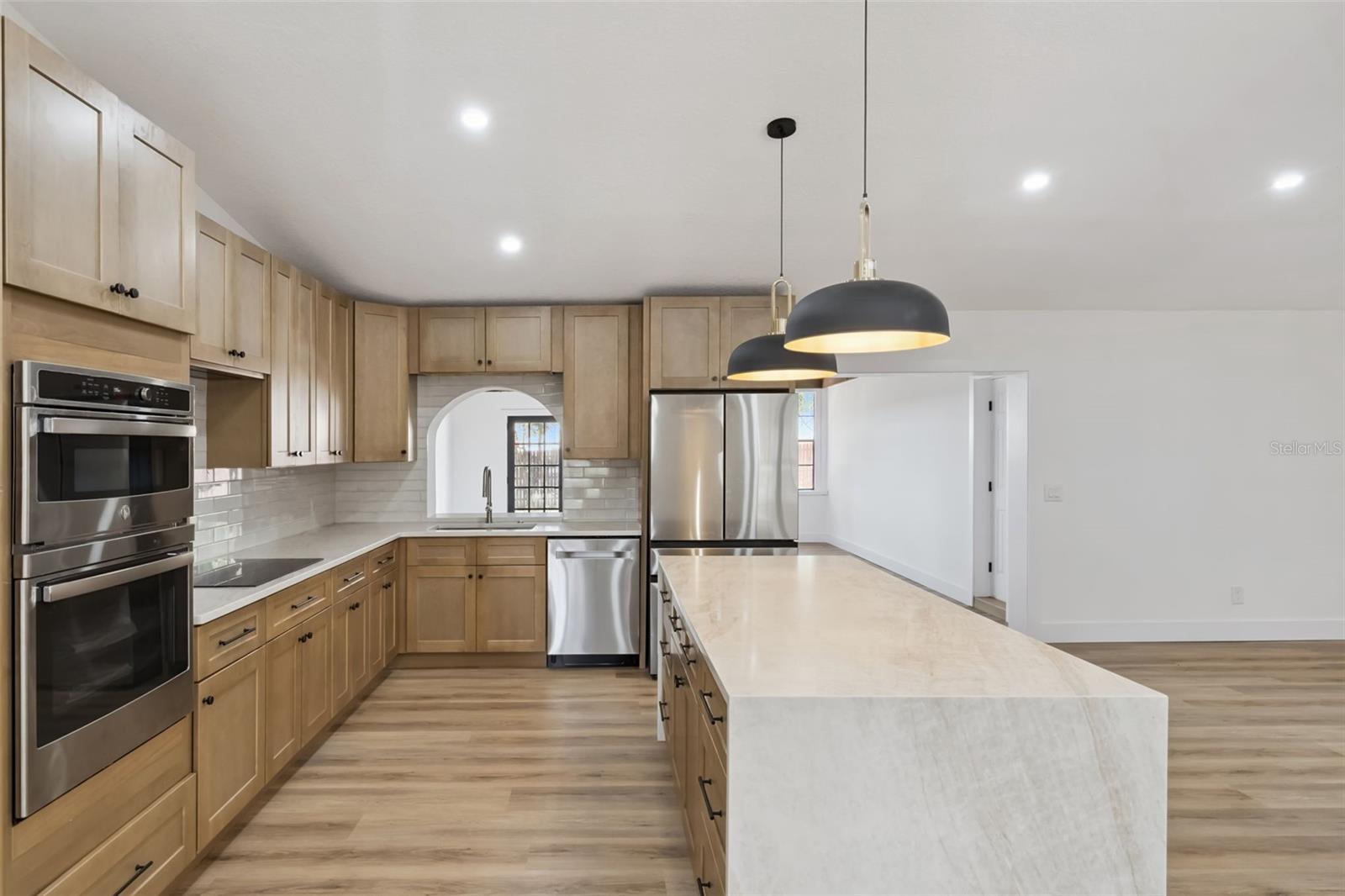 418 E LAKESHORE DR, OCOEE, FL, 34761