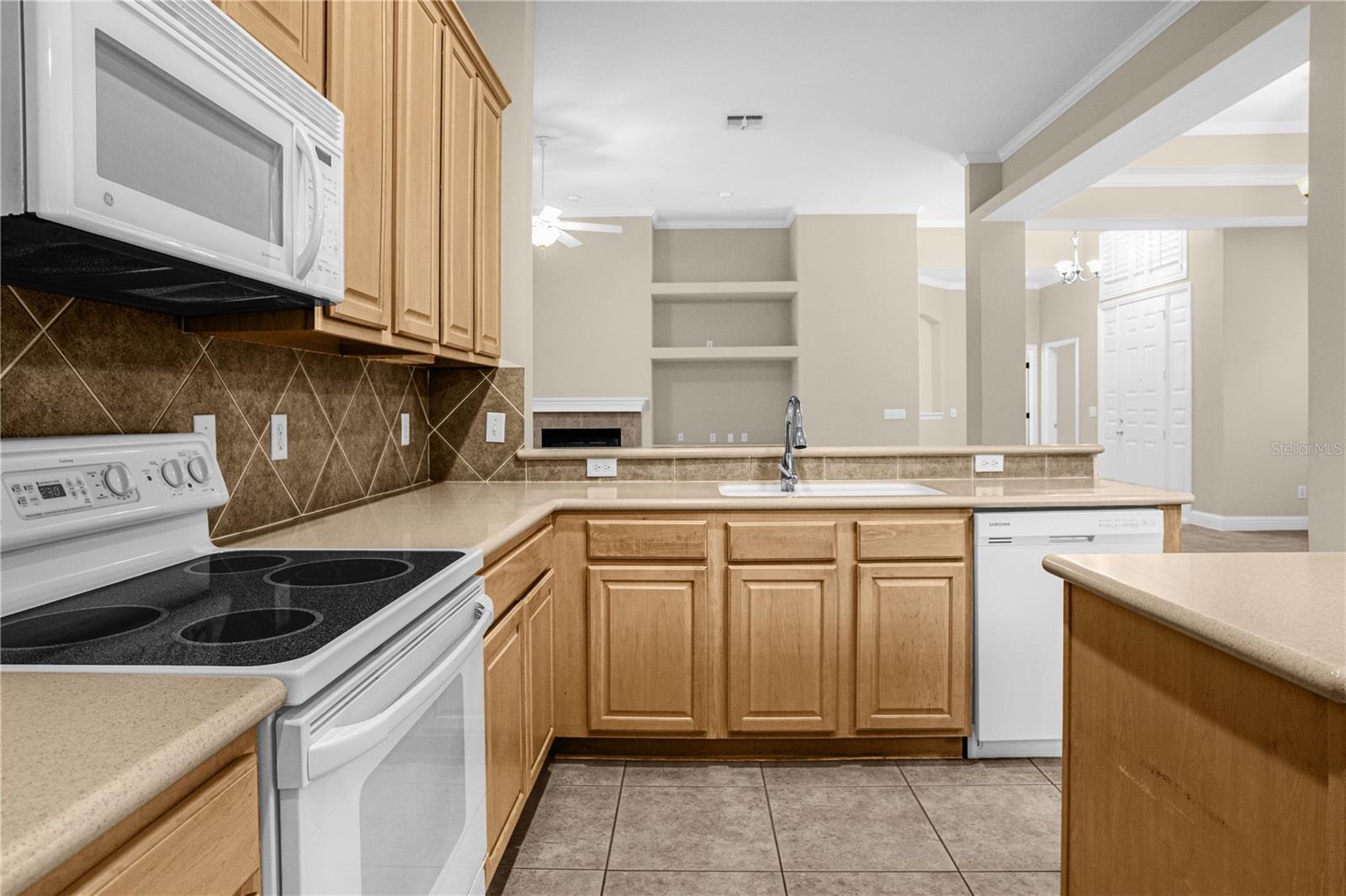 10674 WOODCHASE CIR, ORLANDO, FL, 32836