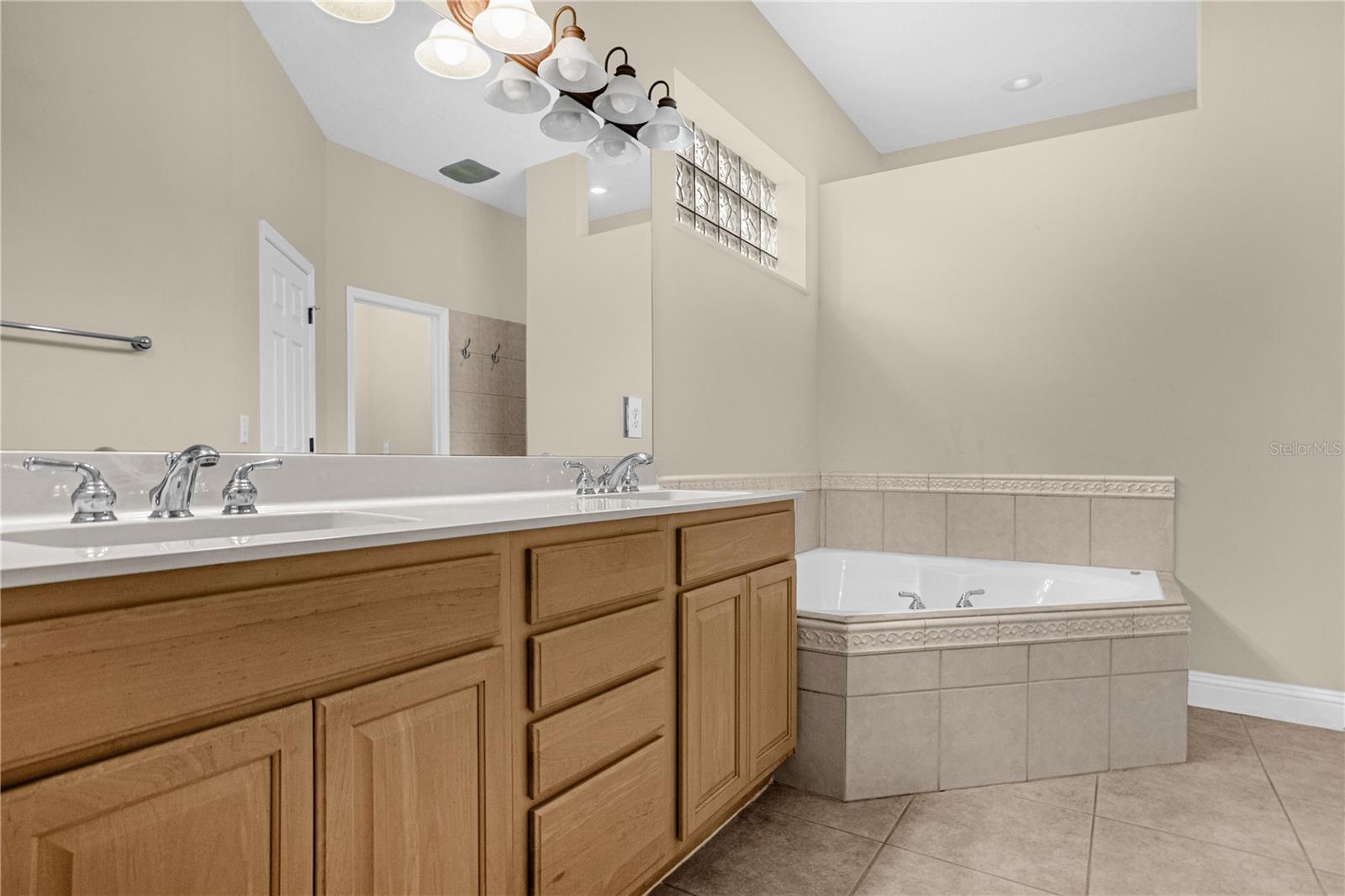 10674 WOODCHASE CIR, ORLANDO, FL, 32836