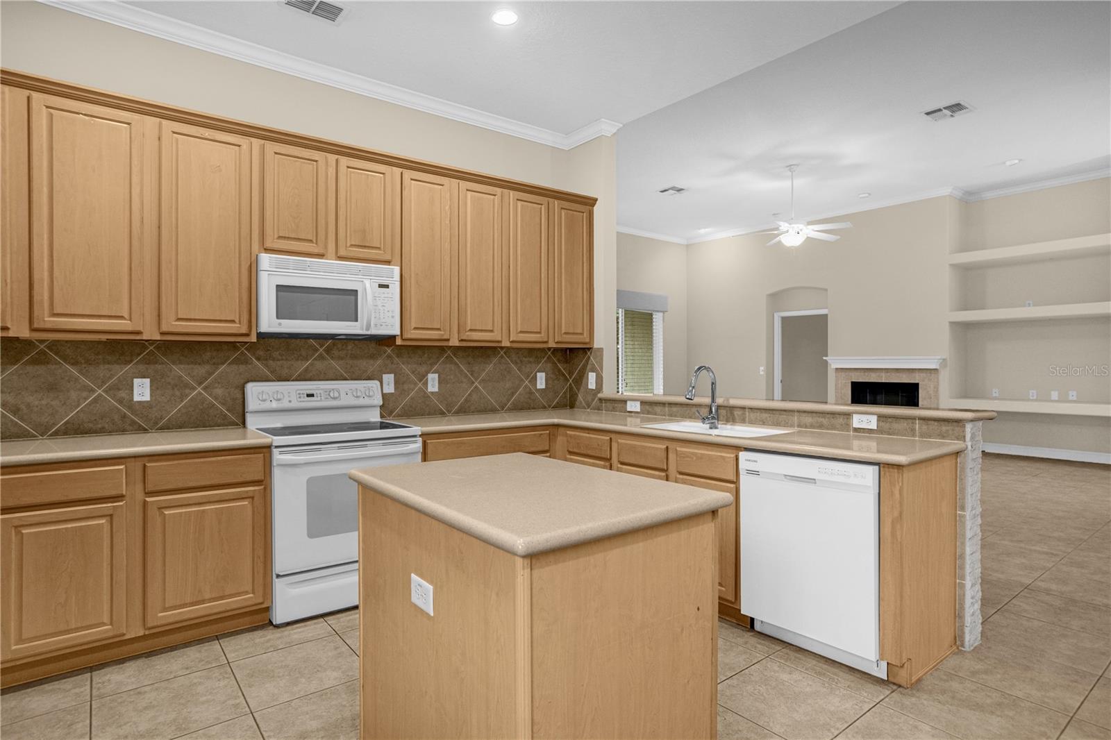 10674 WOODCHASE CIR, ORLANDO, FL, 32836