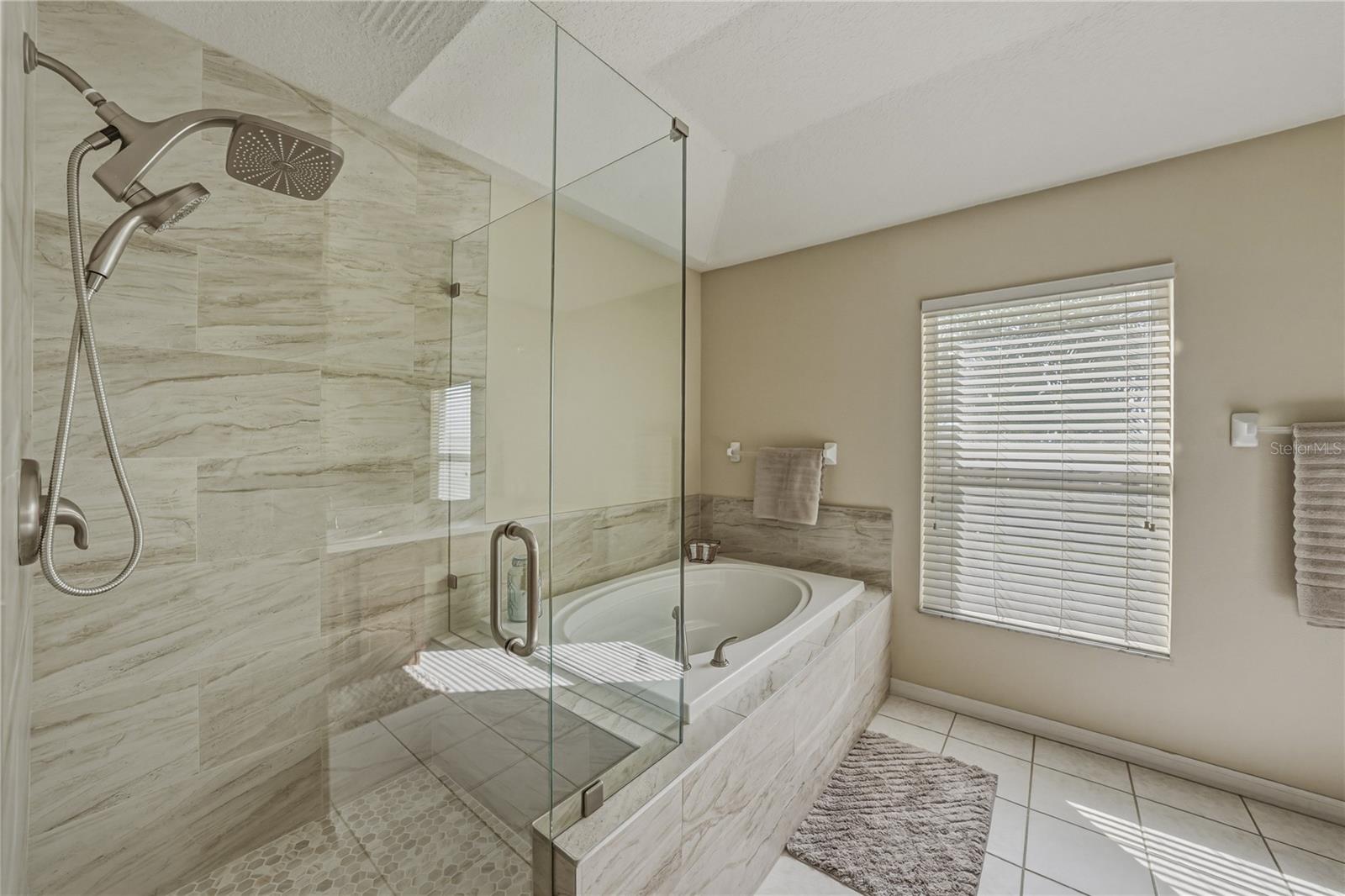 5104 WHISPERING LEAF TRL, VALRICO, FL, 33596