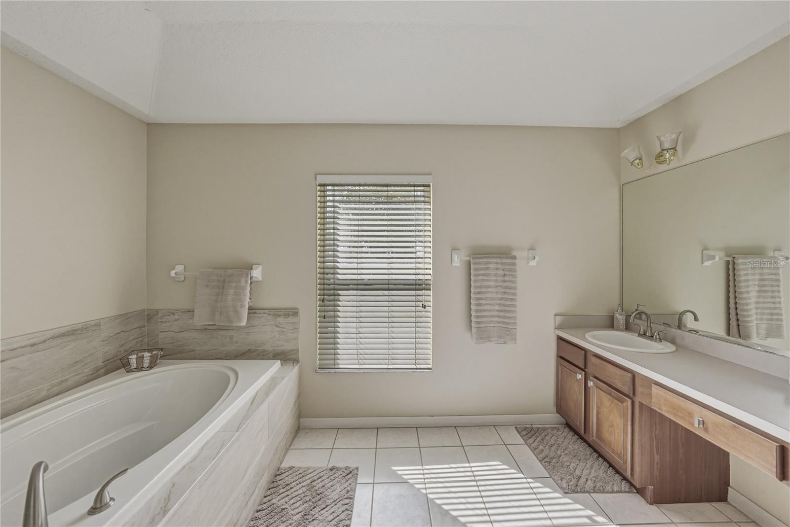 5104 WHISPERING LEAF TRL, VALRICO, FL, 33596