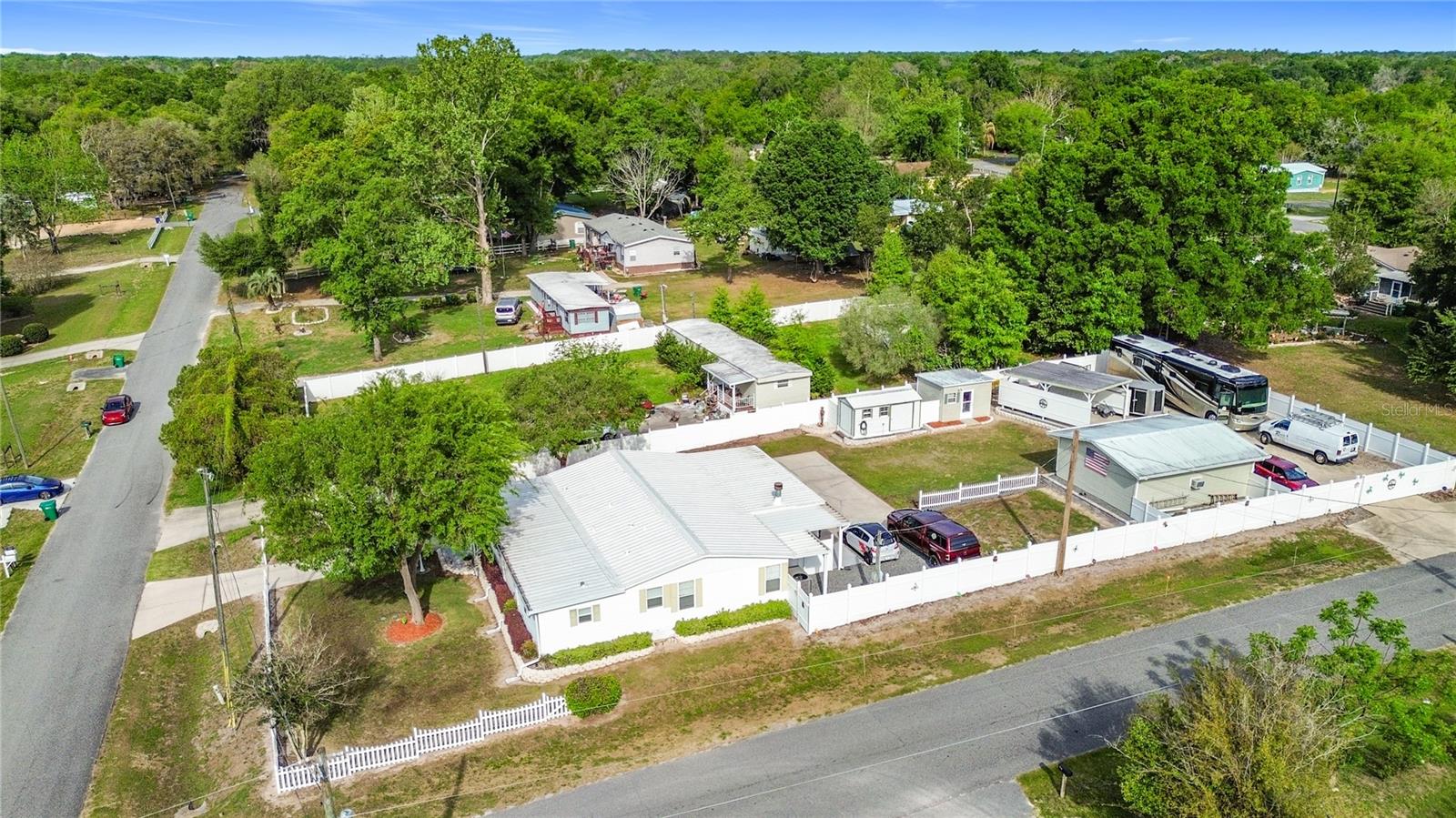 111 MARK AVE, LADY LAKE, FL, 32159