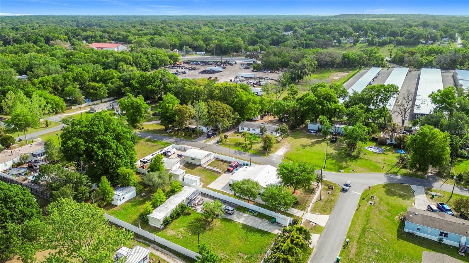 111 MARK AVE, LADY LAKE, FL, 32159